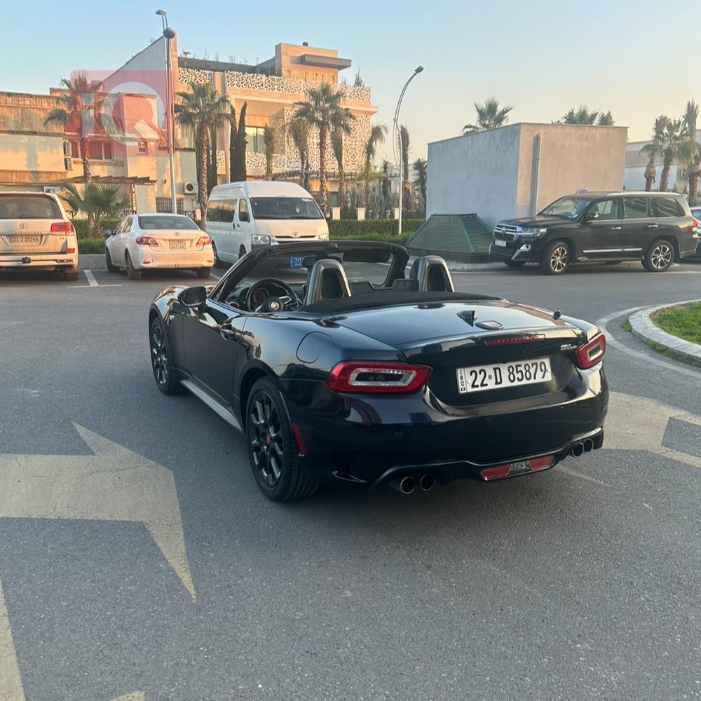 فيات 124 سبايدر